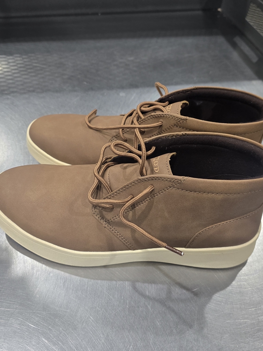 Izod Men's Brown Chukka Boots with Cream Sole